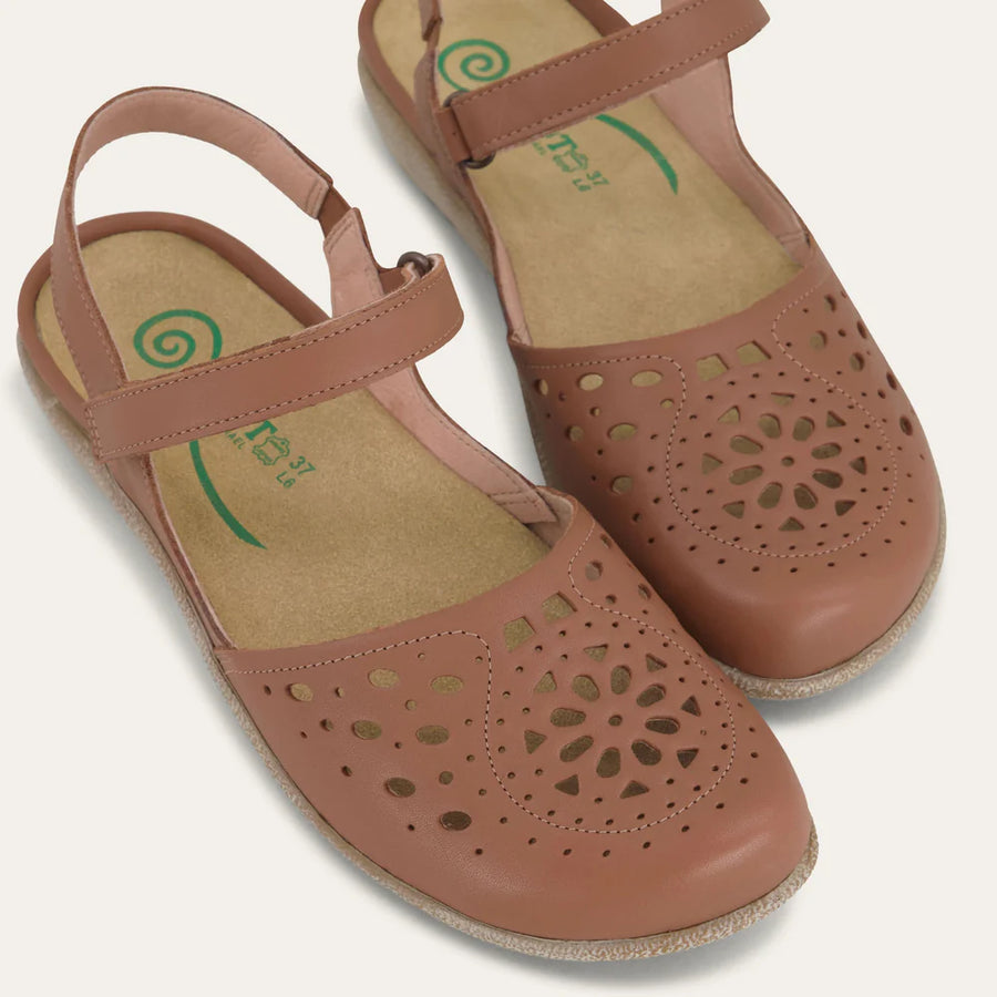 NAOT Arataki Caramel Leather